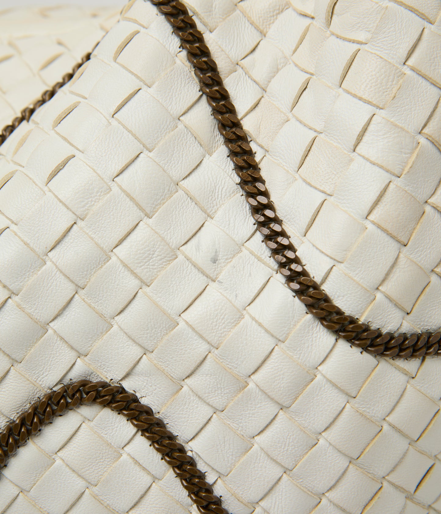 Pre-Owned Bottega Veneta Intrecciato Hobo Bag With Chain Detailing