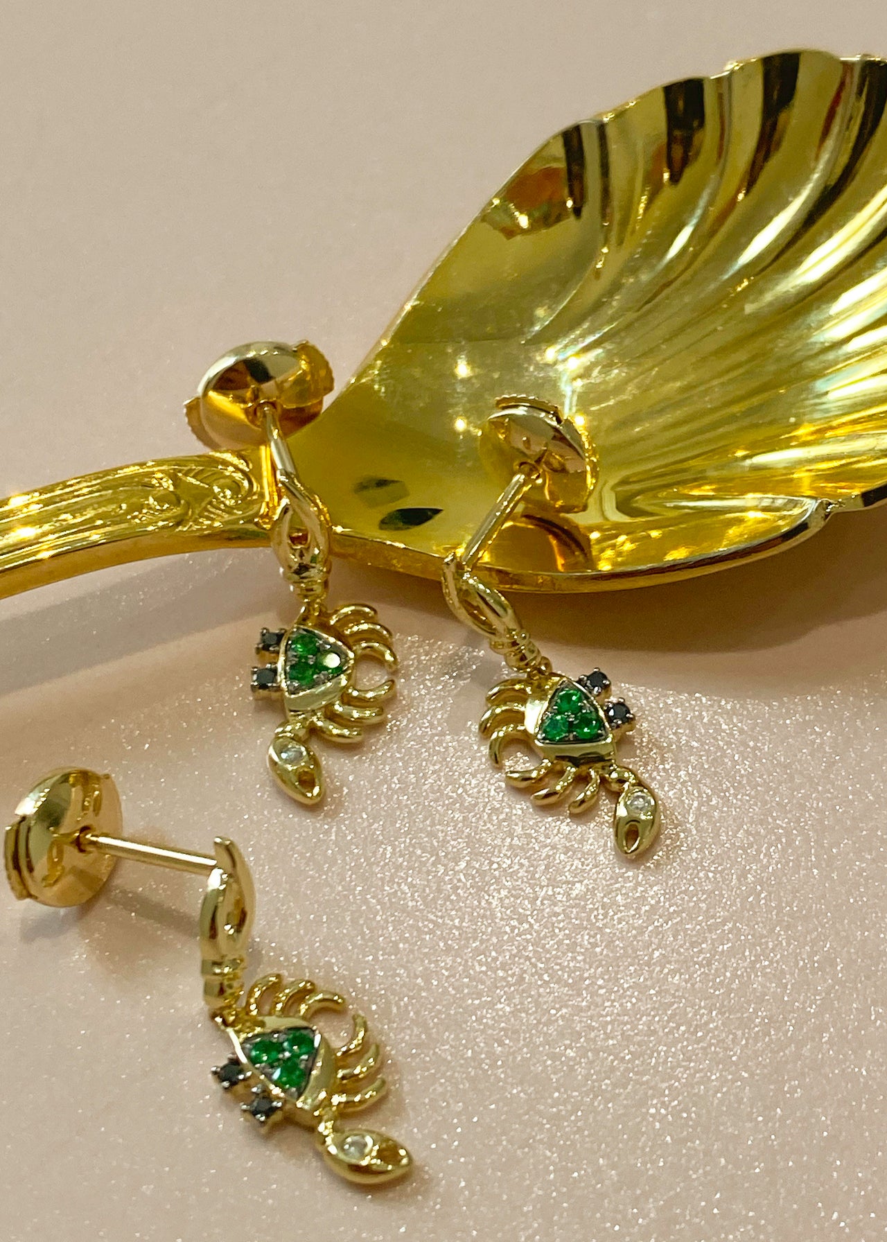 Bo Mini Crabe 9k yellow gold diamond and tsavorite earrings